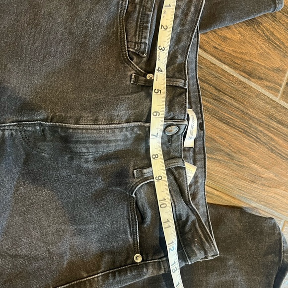 Good American Charcoal Skinny Jeans - Picture 5 of 7